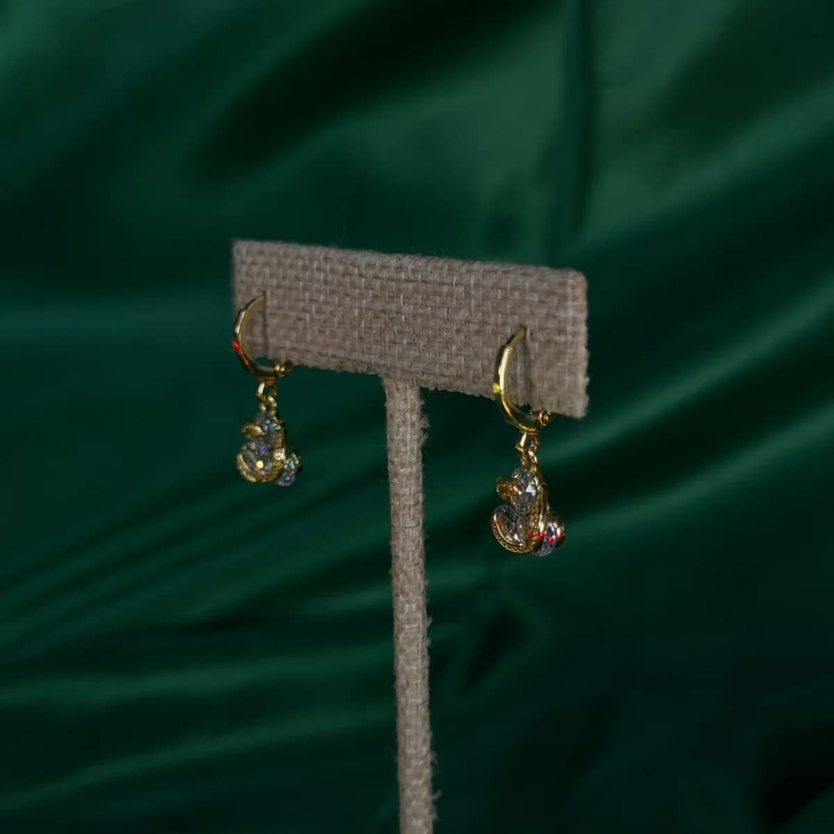 Aretes Largos con Flor de Chapa de Oro 18k — vista 3
