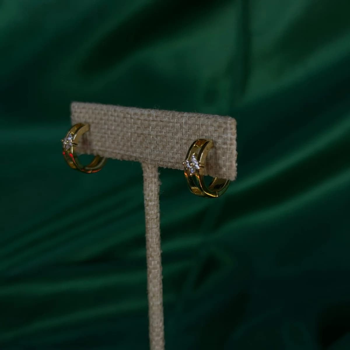 Arracadas Chapa de Oro 18k con Diseño Clásico — vista 3
