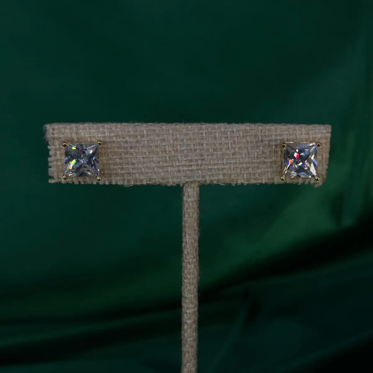 Aretes Cuadrados de Chapa de Oro 18k Brillo