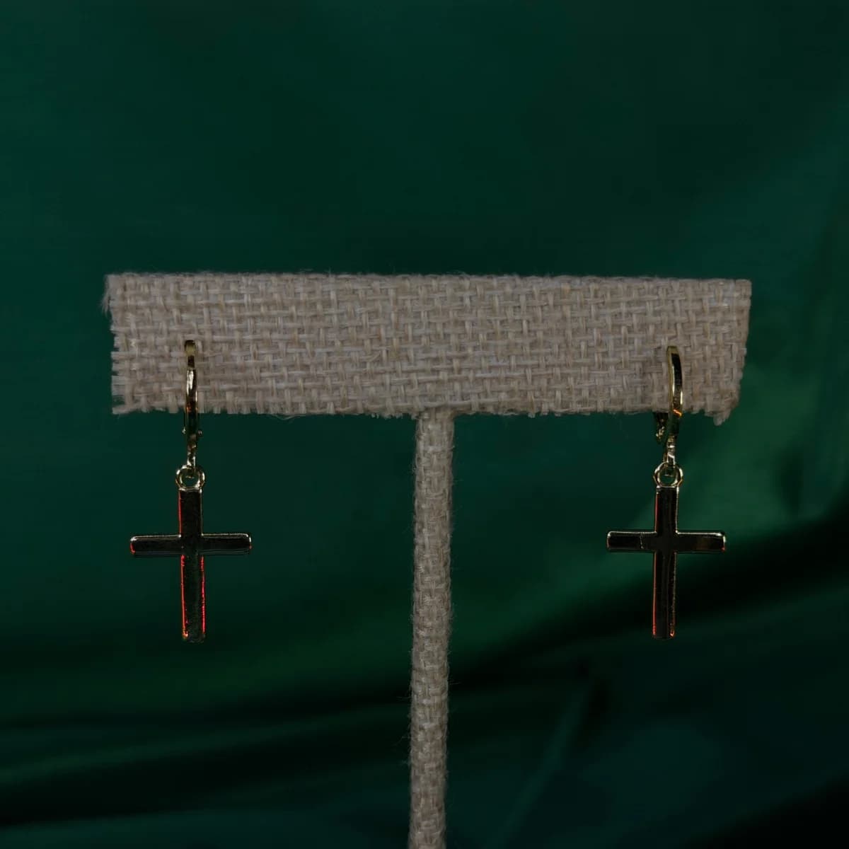 Aretes Largos con Cruz en Chapa de Oro 18k