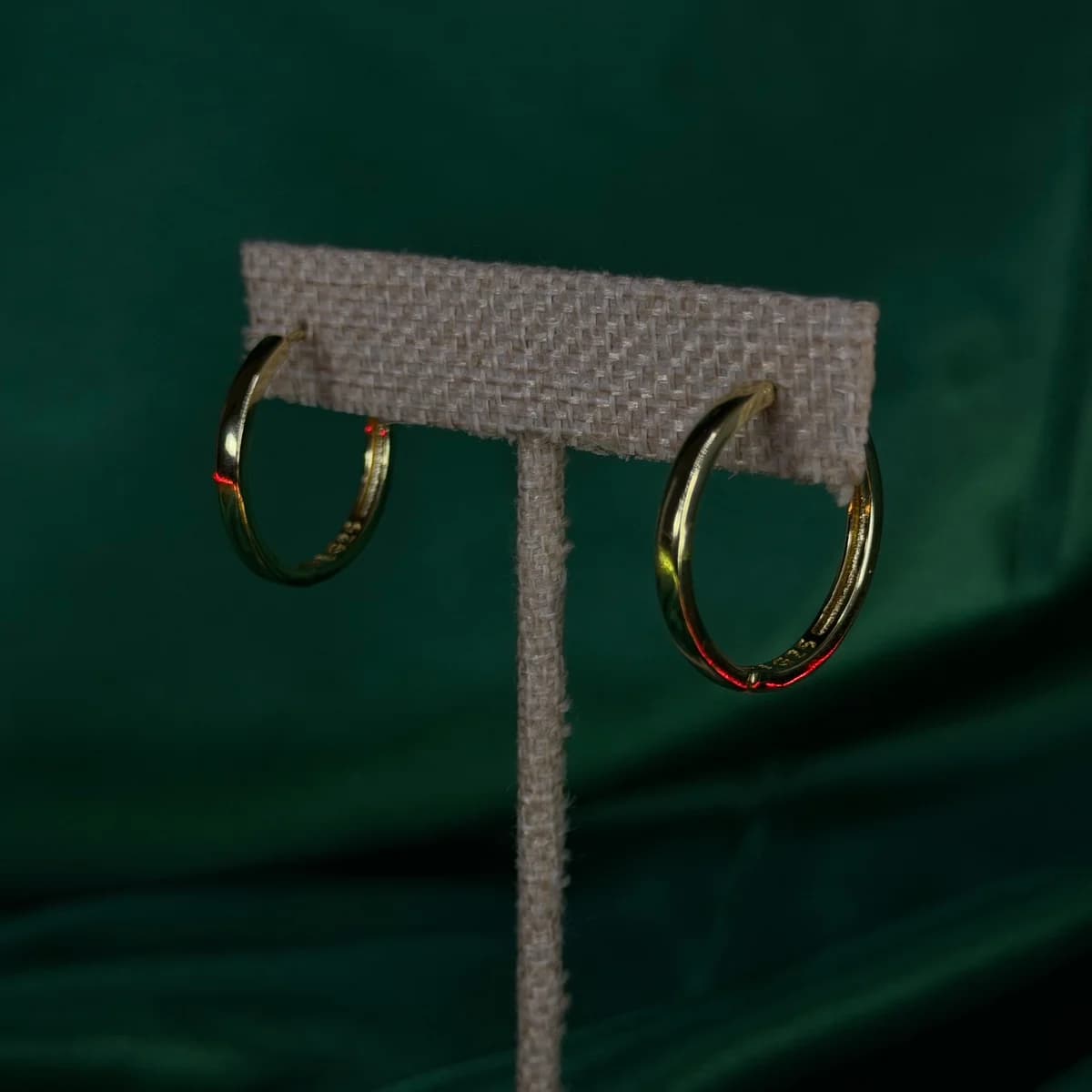 Arracadas Clásicas con Aro de Chapa de Oro 18k