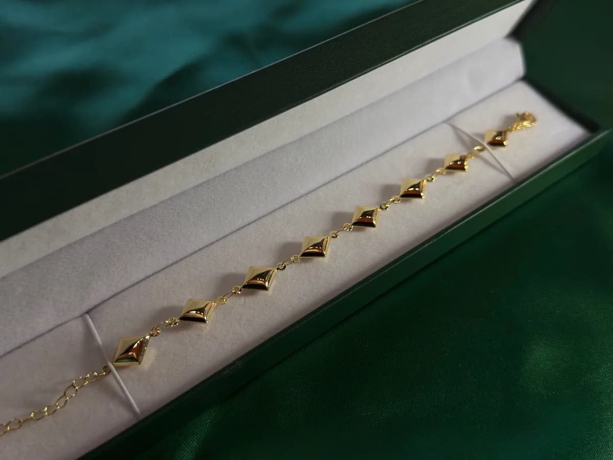 Pulsera Estructurada de Eslabones Rombo en Chapa de Oro — vista 2