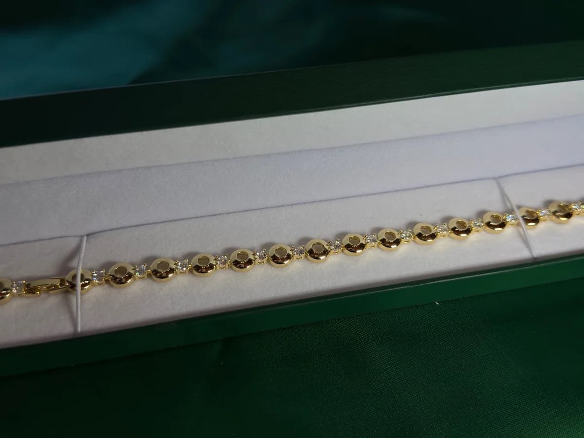Pulsera Dorada en Chapa de Oro con Encantos — vista 7