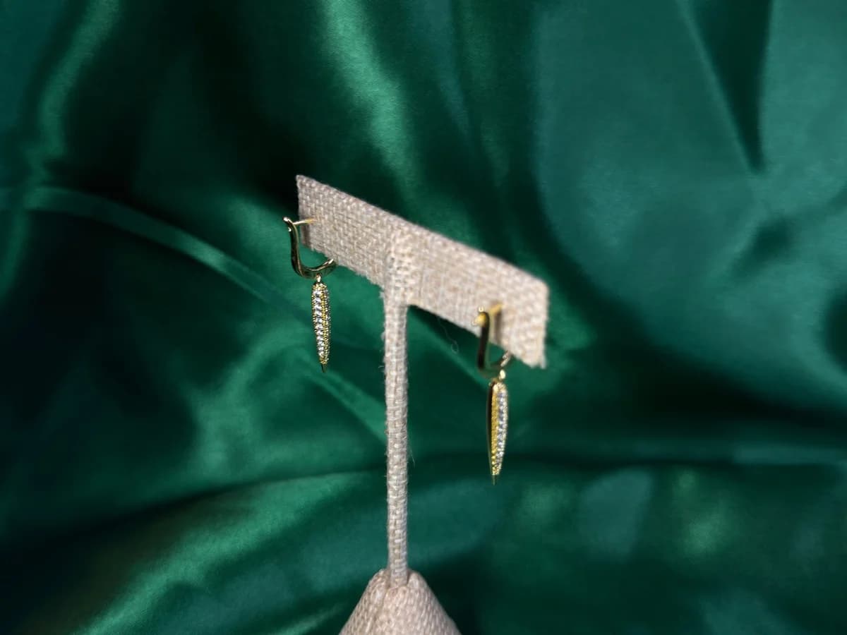 Aretes Largos con Perfil Laminado en Chapa de Oro 18k — vista 3