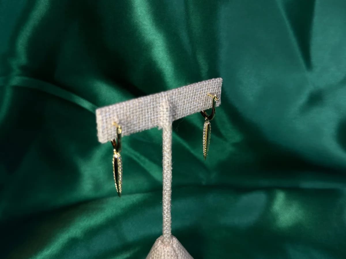 Aretes Largos con Perfil Laminado en Chapa de Oro 18k — vista 2