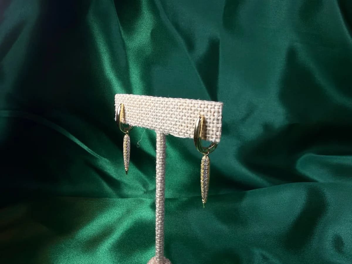 Aretes Largos con Perfil Laminado en Chapa de Oro 18k — vista 5