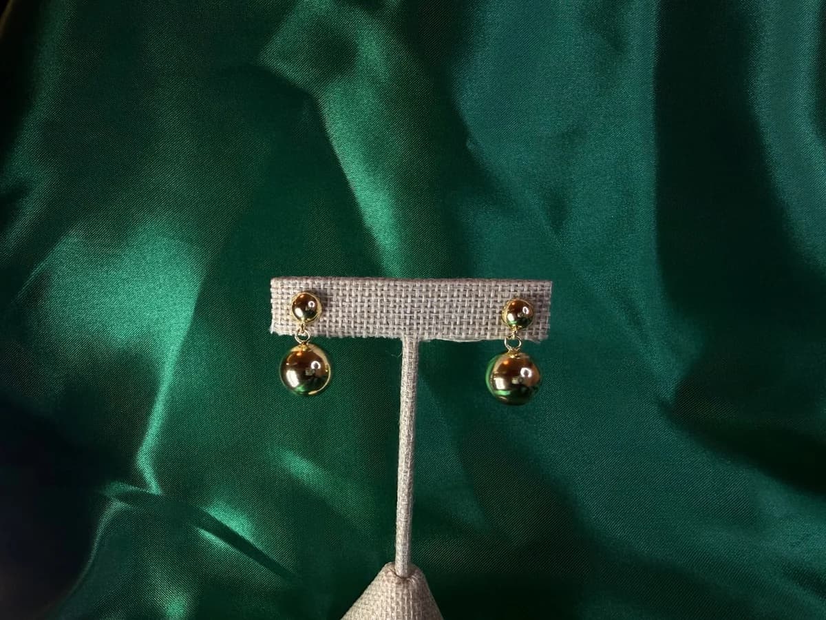 Aretes Largos Esfera Brillante en Chapa de Oro 18k
