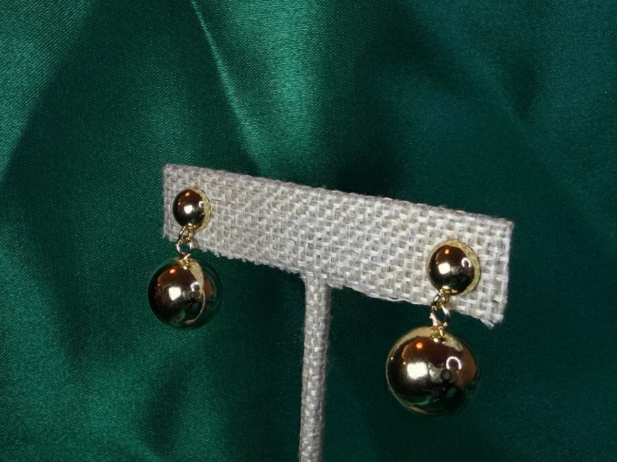 Aretes Largos Esfera Brillante en Chapa de Oro 18k — vista 2