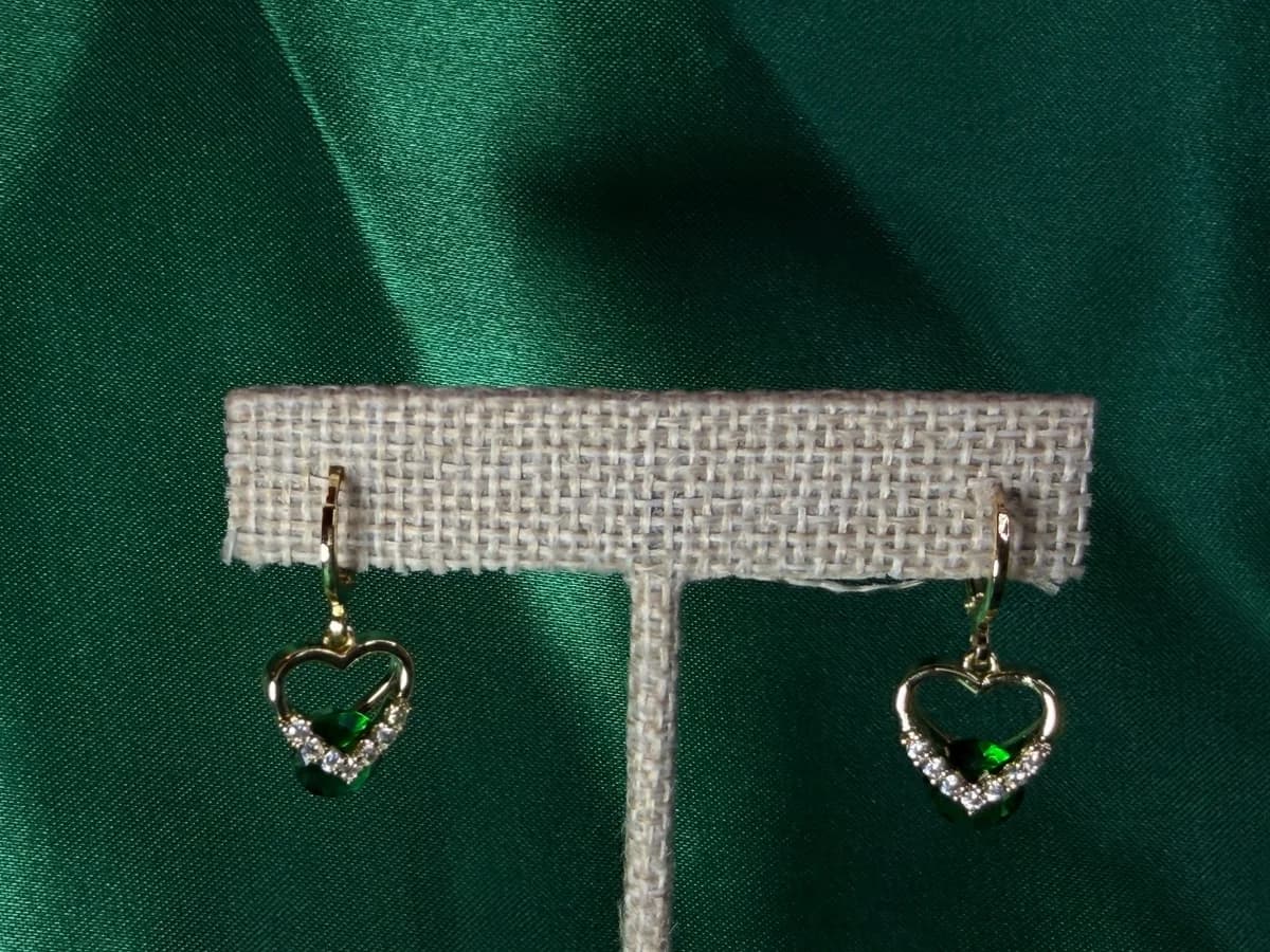 Aretes Largos Corazón Brillante en Chapa de Oro 18k