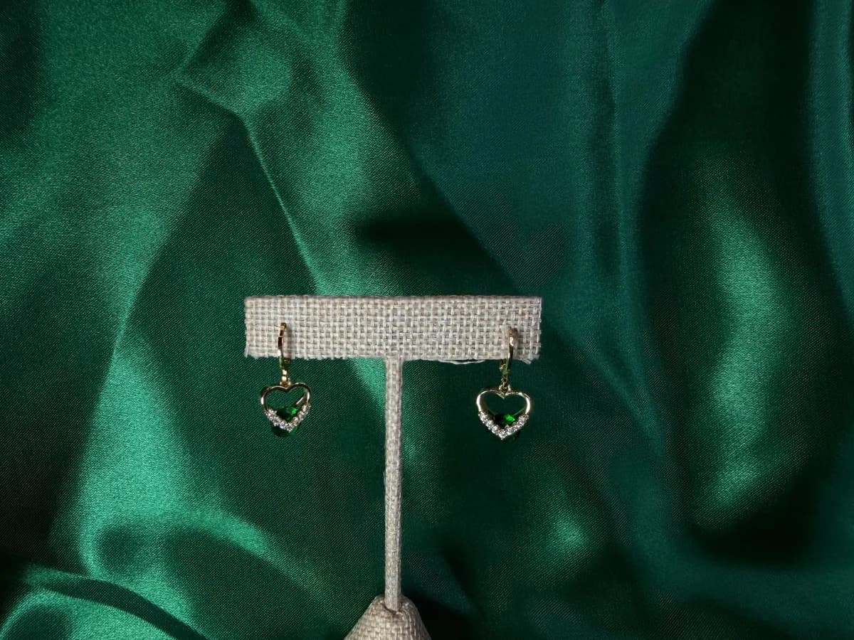 Aretes Largos Corazón Brillante en Chapa de Oro 18k — vista 2