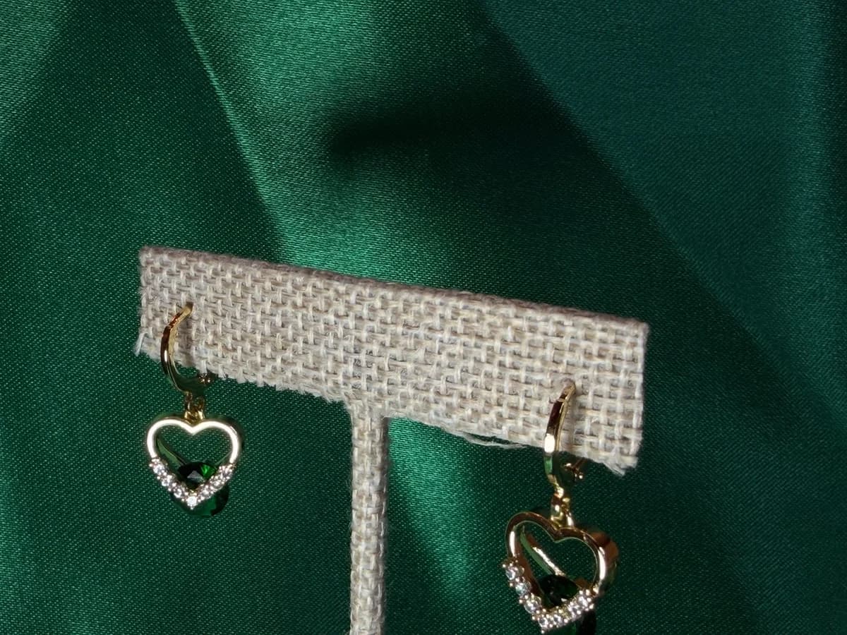 Aretes Largos Corazón Brillante en Chapa de Oro 18k — vista 3