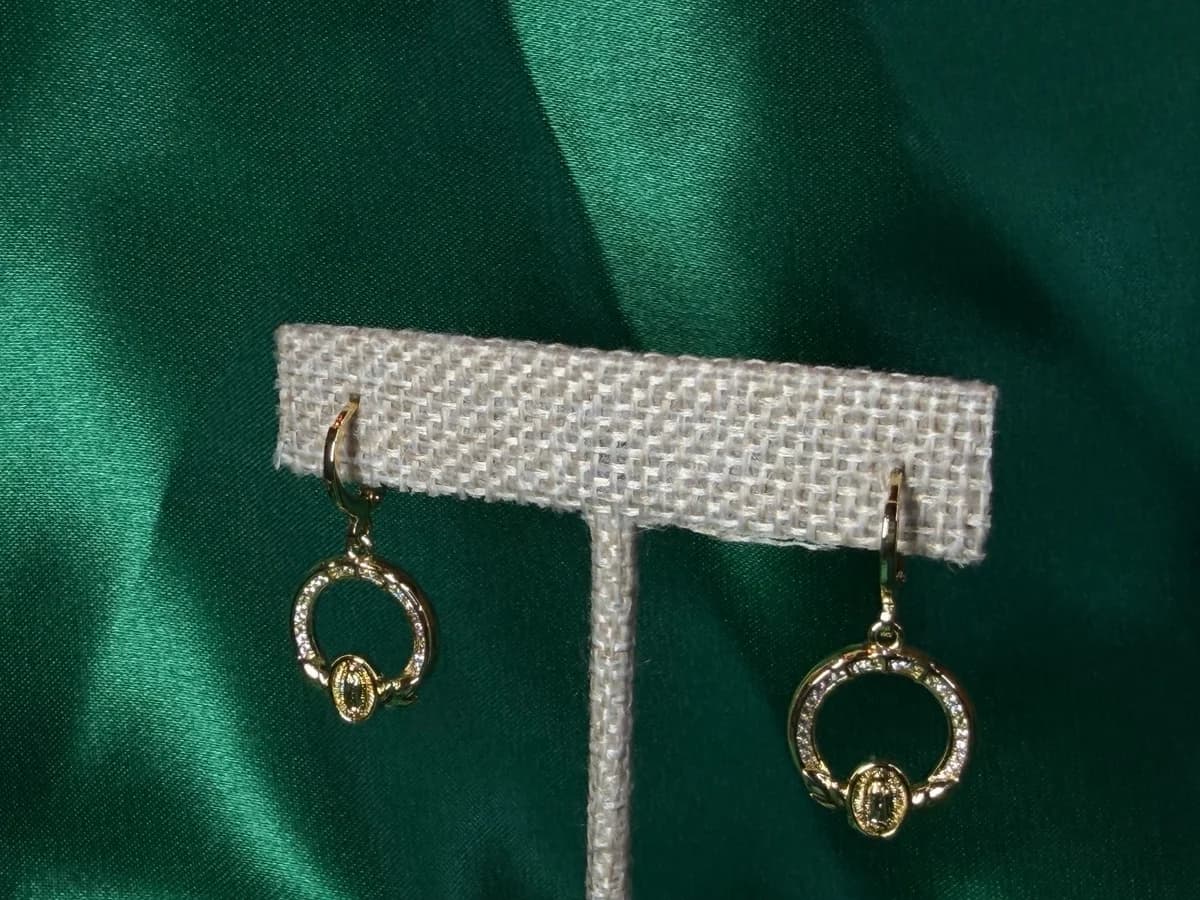 Aretes Largos con Gota Óvalo de Chapa de Oro 18k