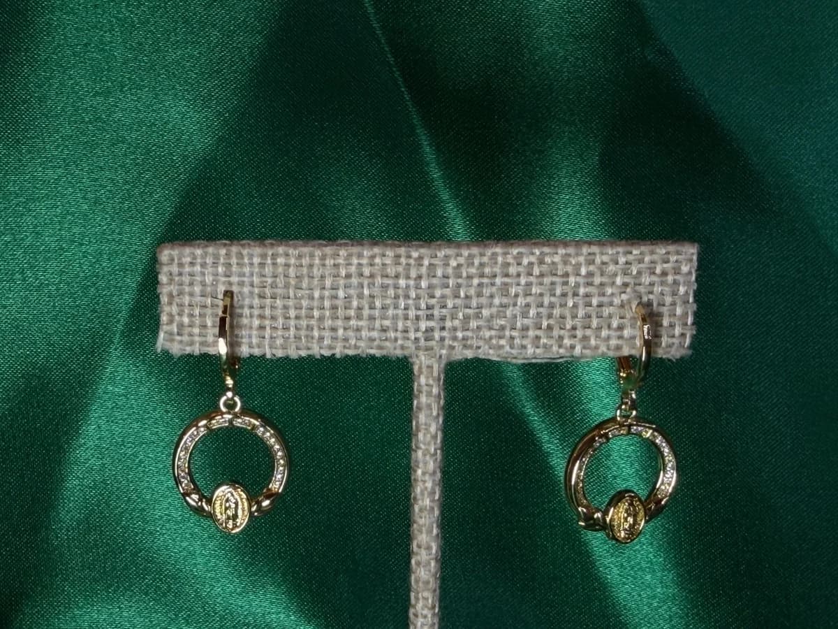 Aretes Largos con Gota Óvalo de Chapa de Oro 18k — vista 3