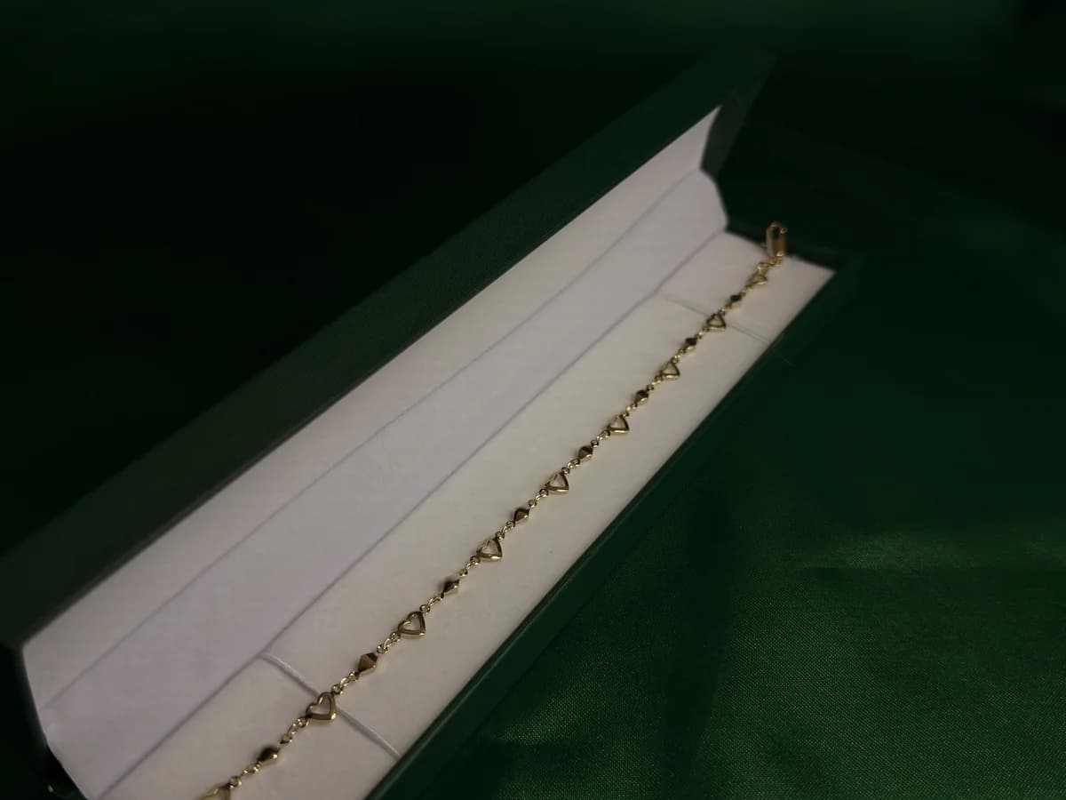 Pulsera Delicada de Corazones en Chapa de Oro 18k — vista 2